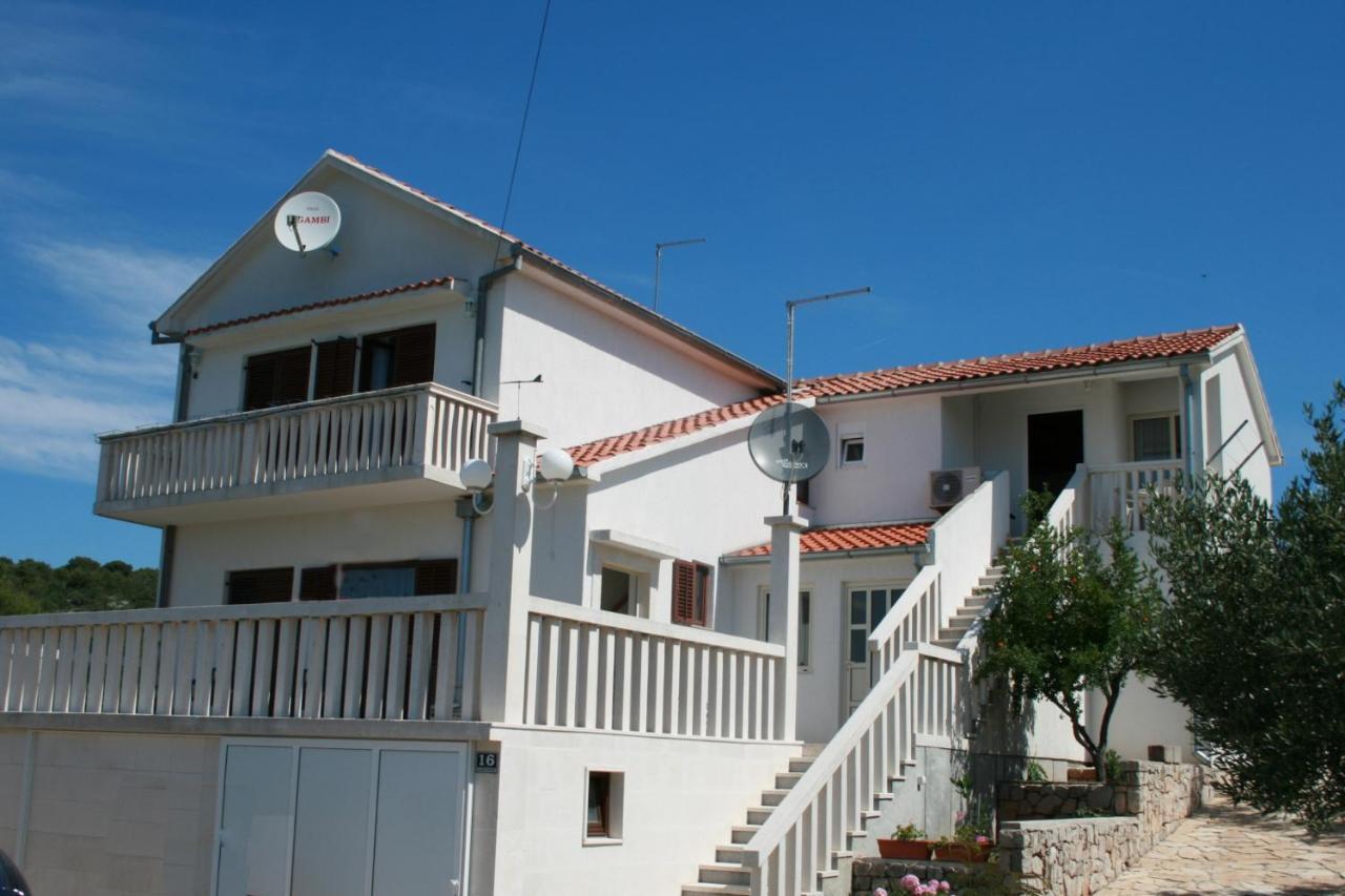 Apartments With A Parking Space Jezera, Murter - 5079 Exterior foto