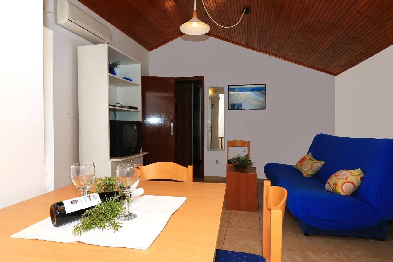 Apartments With A Parking Space Jezera, Murter - 5079 Exterior foto